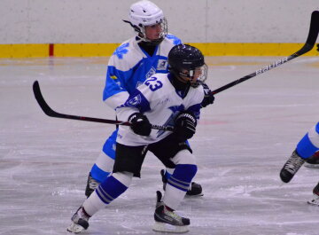 Středeční dvojitý skalp rivala a výsledky z víkendových utkání